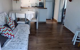Apartamento a uma quadra da praia